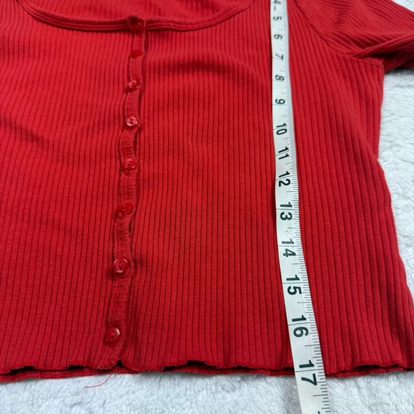 H&M Red Ribbed Button-Down Top - Picture 5 of 6
